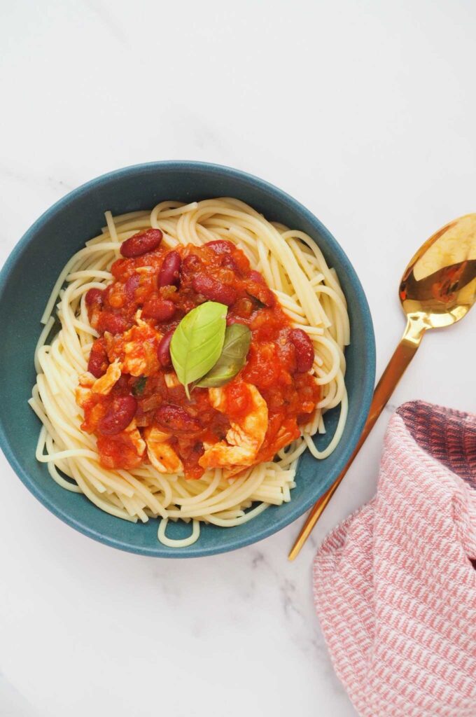 Kyllingegryde med glutenfri pasta