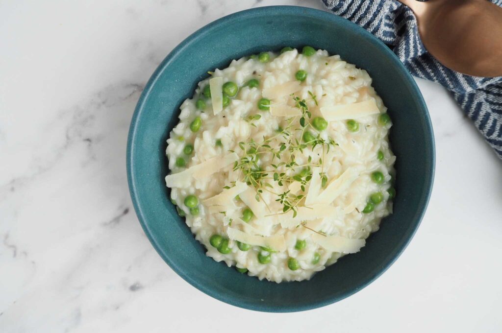 Risotto med ærter og lime