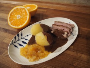 Andebryst med appelsin og glutenfri brun sovs