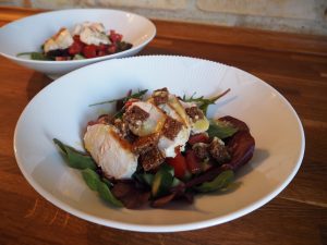 Glutenfri cæsarsalat med brødcroutoner