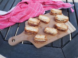 Kokosstænger med Tobleronefyld