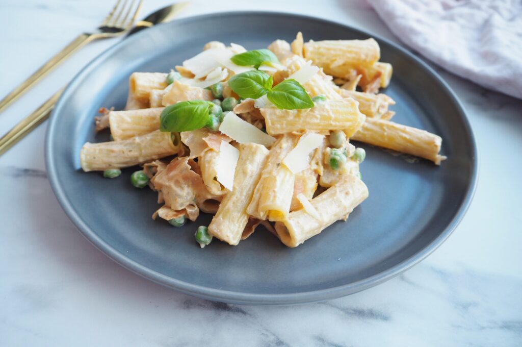 Glutenfri pastaret med pesto