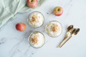 Glutenfri gammeldags æblekage med makroner