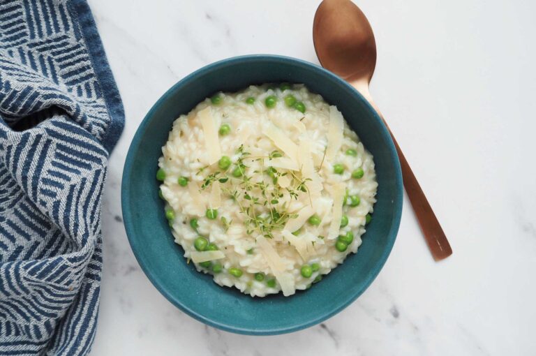 Risotto med ærter og lime